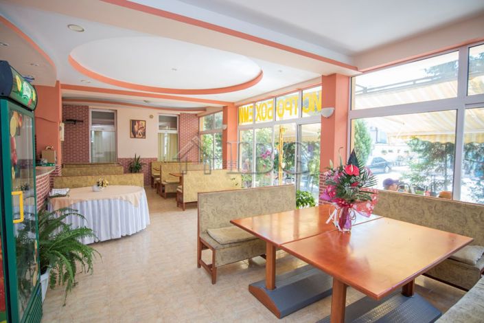 Image No.2-Un hôtel de 15 chambres à vendre à Ravda