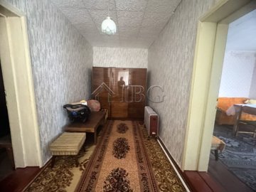 3-bed-house-with-outbuildings-garage-and-big-