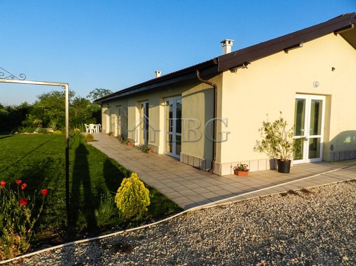 Image No.1-2 Bed House for sale