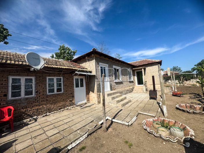 Image No.1-2 Bed House for sale
