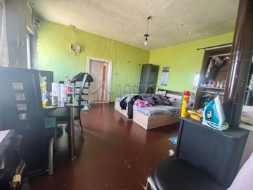 2-bedroom-house-with-outbuildeings-and-big-ga