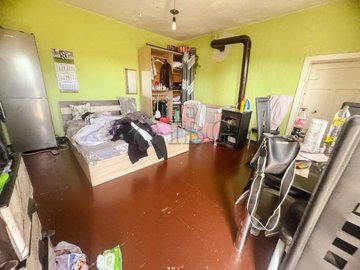 2-bedroom-house-with-outbuildeings-and-big-ga