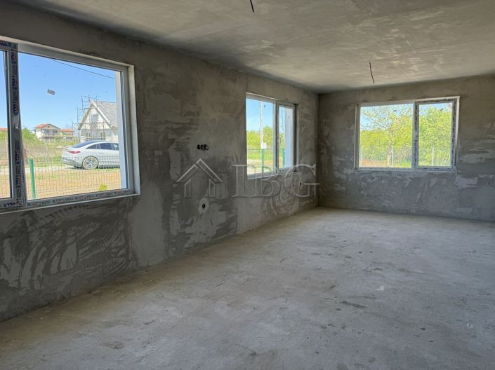 Image No.10-2 Bed House for sale