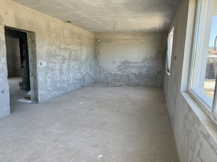 Image No.9-2 Bed House for sale