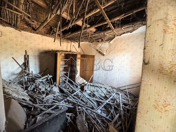 Image No.8-House for sale