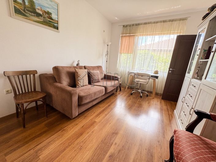 Image No.13-3 Bed House for sale