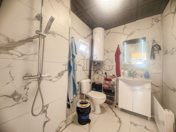 Image No.11-3 Bed House for sale