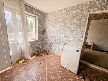 house-for-renovation-15-km-to-the-sea-40
