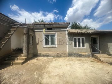 house-for-renovation-15-km-to-the-sea-2