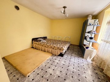 house-for-renovation-15-km-to-the-sea-27