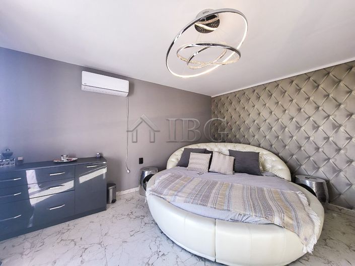 Image No.14-4 Bed House for sale