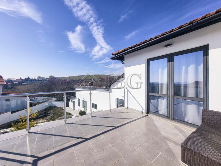 Image No.7-4 Bed House for sale