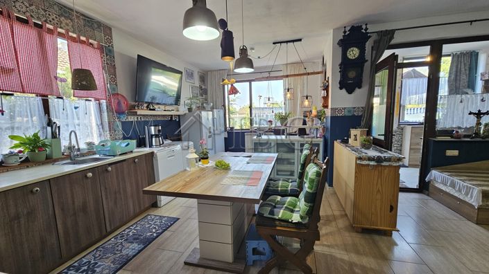 Image No.9-2 Bed House for sale