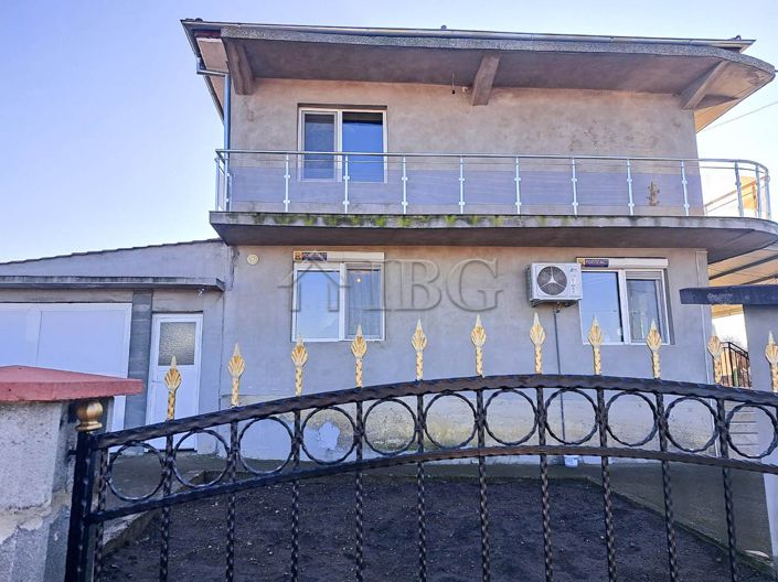 Image No.1-Maison de 6 chambres à vendre à Bulgarie