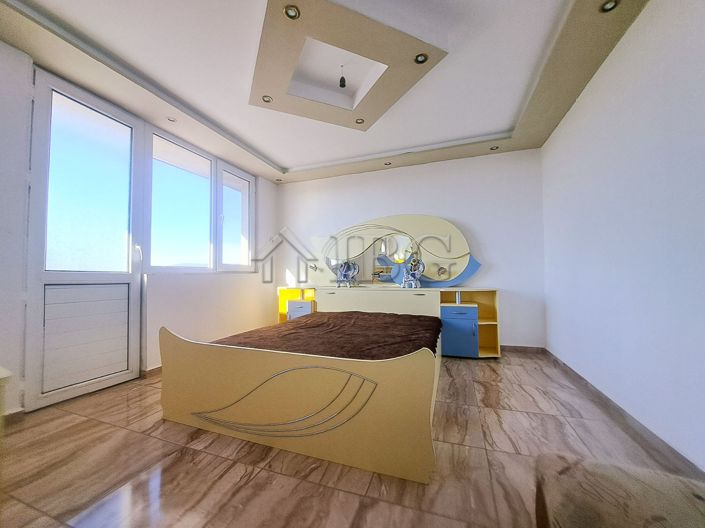 Image No.11-6 Bed House for sale