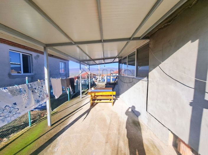 Image No.14-6 Bed House for sale