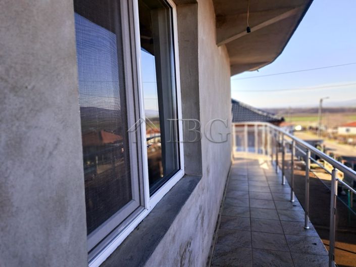 Image No.15-6 Bed House for sale