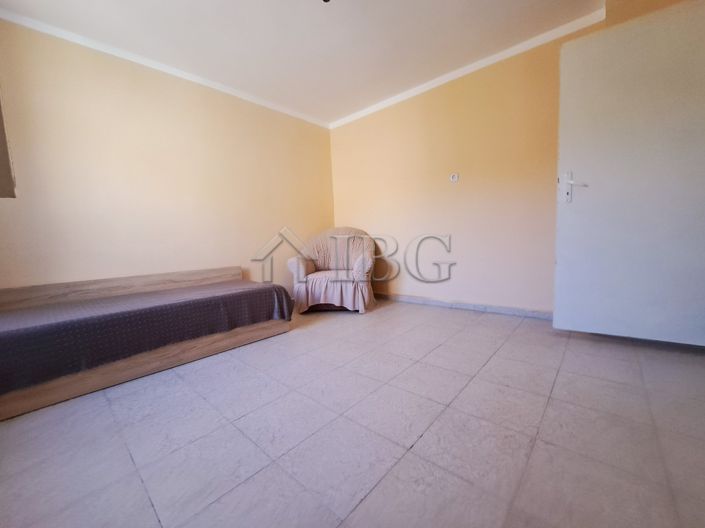 Image No.19-6 Bed House for sale