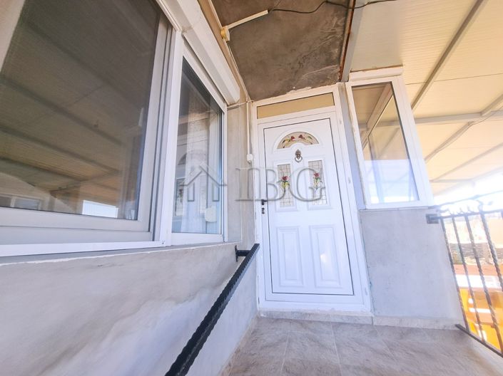 Image No.5-6 Bed House for sale