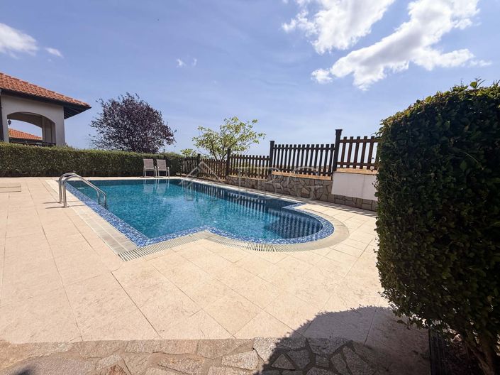 Image No.12-3 Bed House for sale