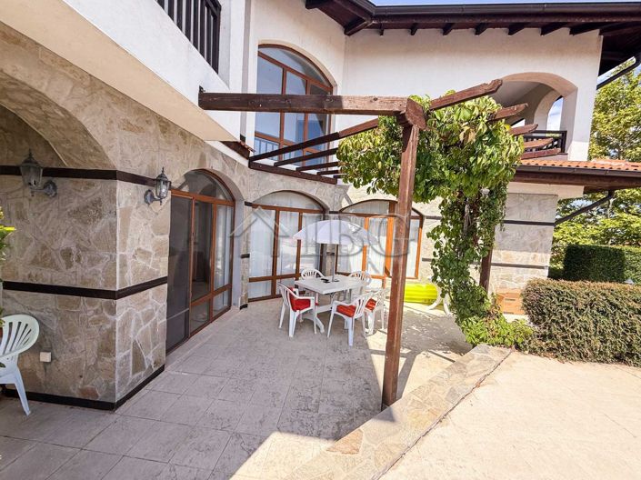 Image No.8-3 Bed House for sale