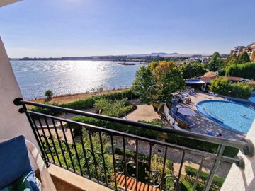 1-bed-sea-view-marina-cape-33