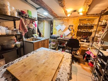 3-bedroom-apartment-renovated-house-22