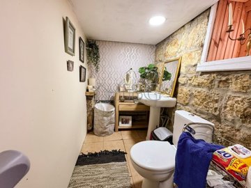 3-bedroom-apartment-renovated-house-24