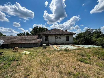 3-bedroom-apartment-renovated-house-5