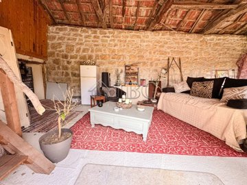 3-bedroom-apartment-renovated-house-19