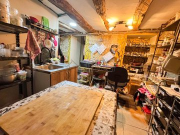 3-bedroom-apartment-renovated-house-21