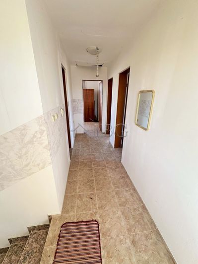 Image No.10-3 Bed House for sale