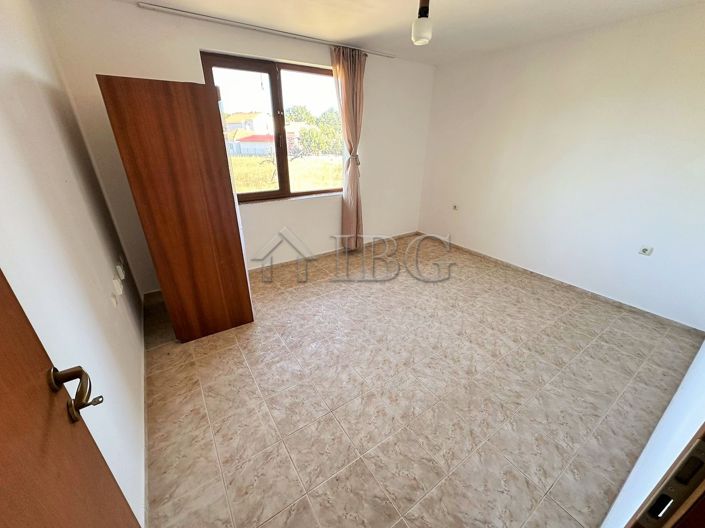 Image No.12-3 Bed House for sale