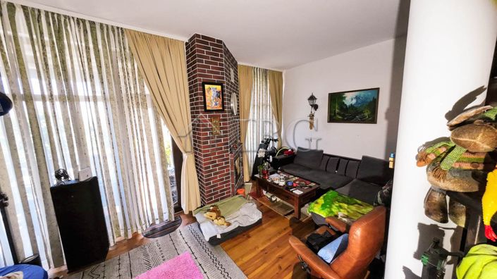 Image No.10-2 Bed House for sale