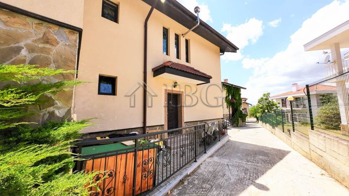 Image No.4-2 Bed House for sale