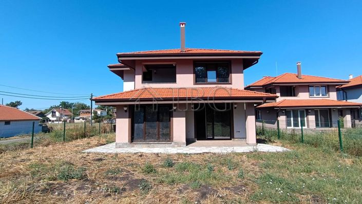 Image No.1-3 Bed House for sale