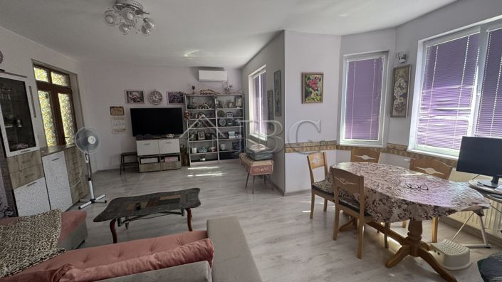 Image No.16-3 Bed House for sale