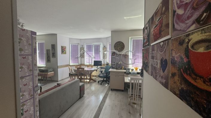 Image No.6-3 Bed House for sale