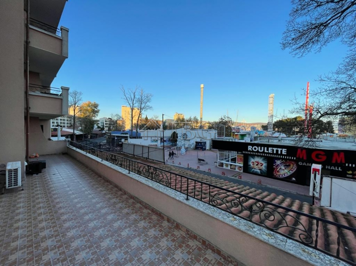 Image No.10-3 Bed Apartment for sale