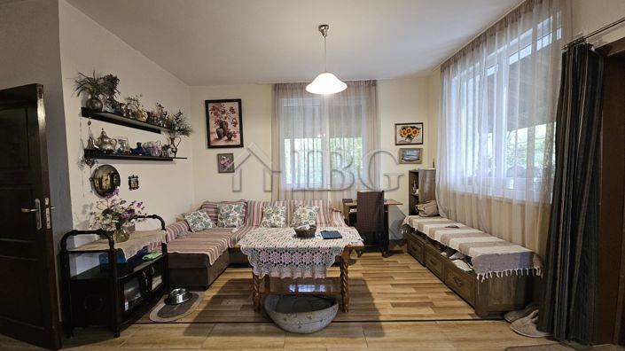 Image No.6-2 Bed House for sale