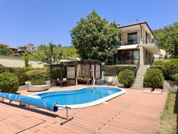 1 - Burgas, Maison
