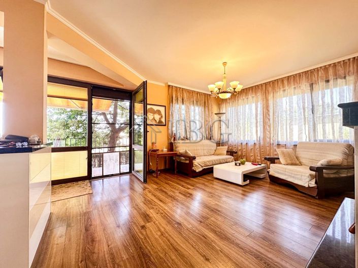 Image No.13-4 Bed House for sale