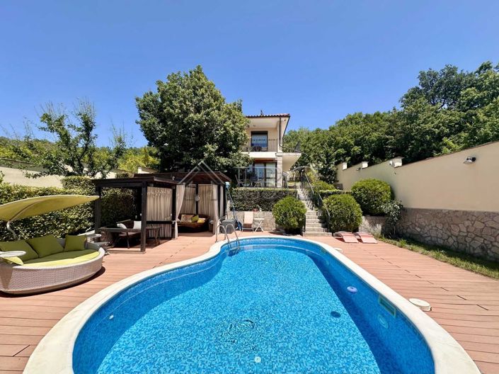 Image No.2-4 Bed House for sale