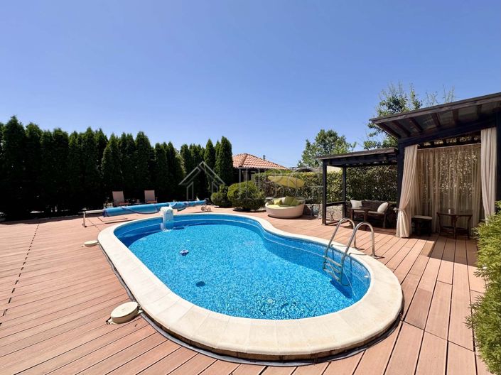 Image No.9-4 Bed House for sale