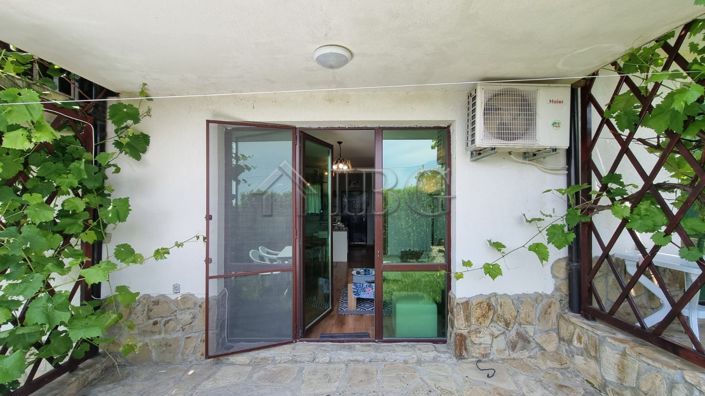 Image No.12-2 Bed House for sale