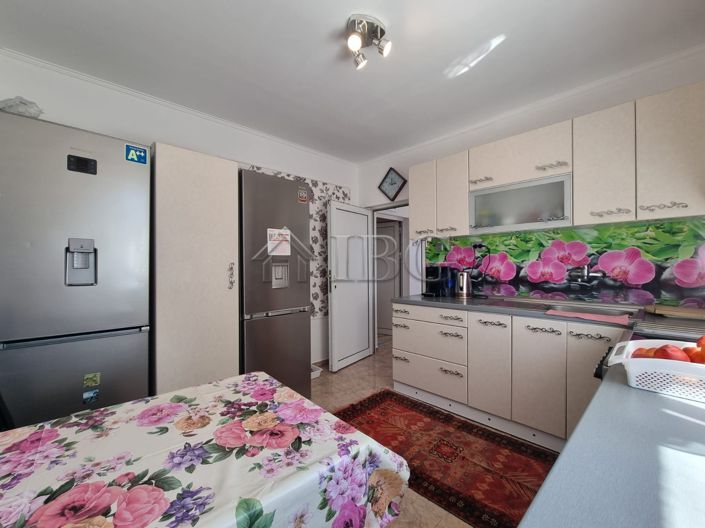 Image No.8-3 Bed House for sale