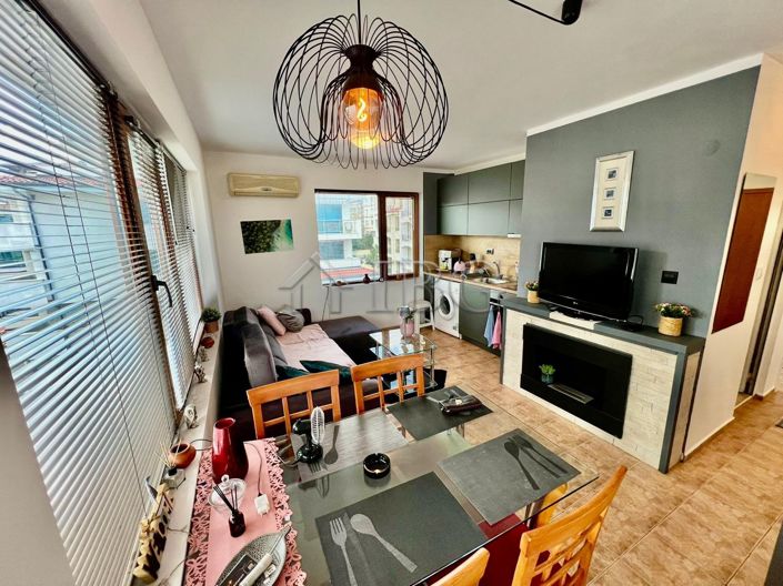 Image No.2-Appartement de 2 chambres à vendre à Burgas