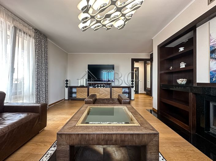 Image No.17-4 Bed Apartment for sale