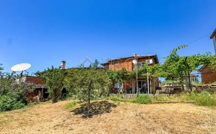 Image No.2-4 Bed House for sale