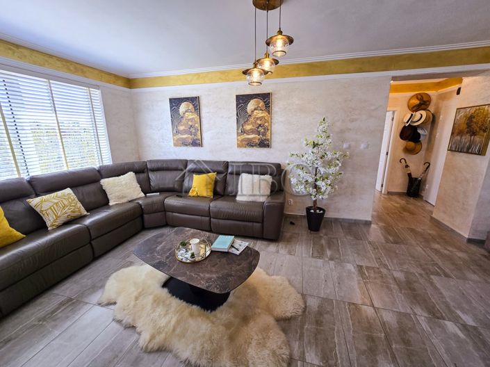 Image No.8-3 Bed Apartment for sale